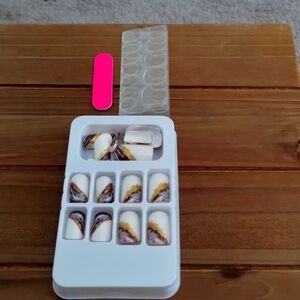 Quick Manicure Nails